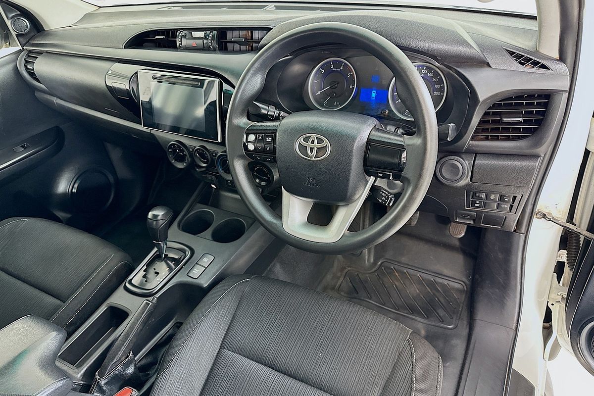 2019 Toyota HILUX SR (4x4) GUN126R MY19 4X4