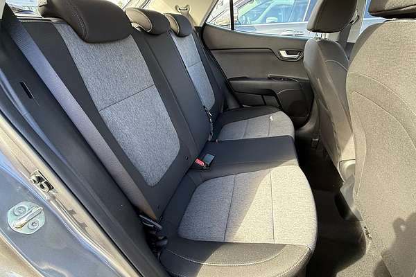 2024 Kia Stonic S YB