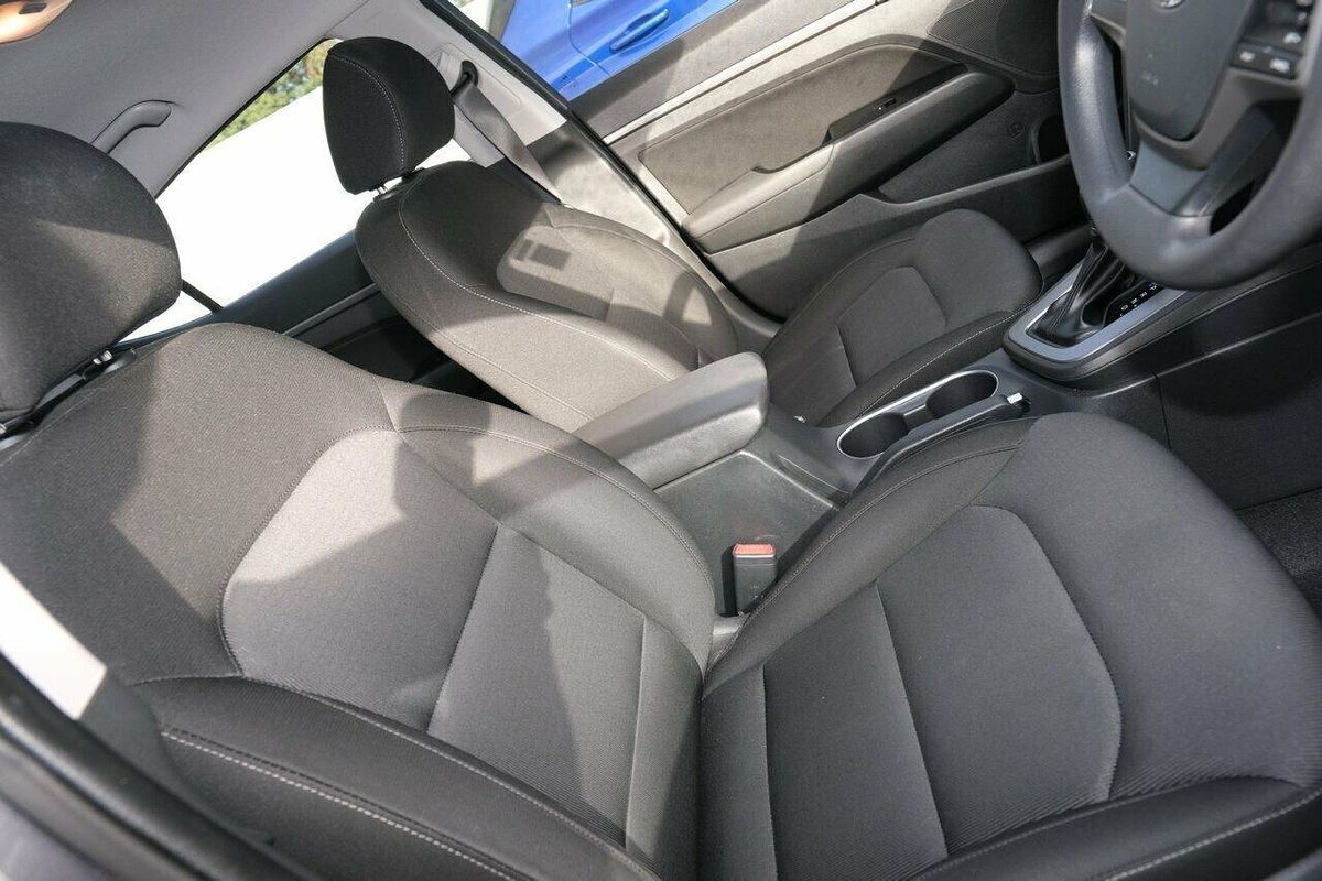 2017 Hyundai Elantra Active AD