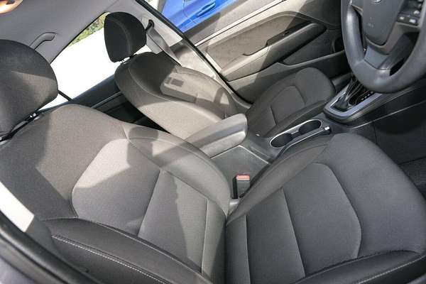 2017 Hyundai Elantra Active AD