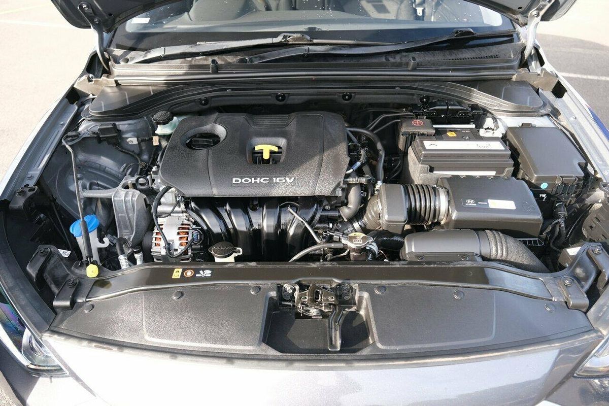 2017 Hyundai Elantra Active AD