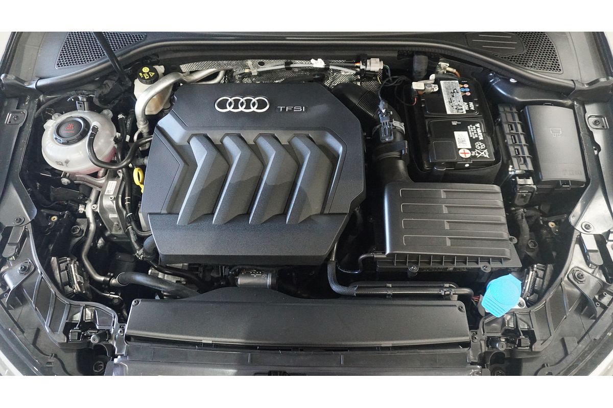 2019 Audi A3 40 TFSI S line plus 8V