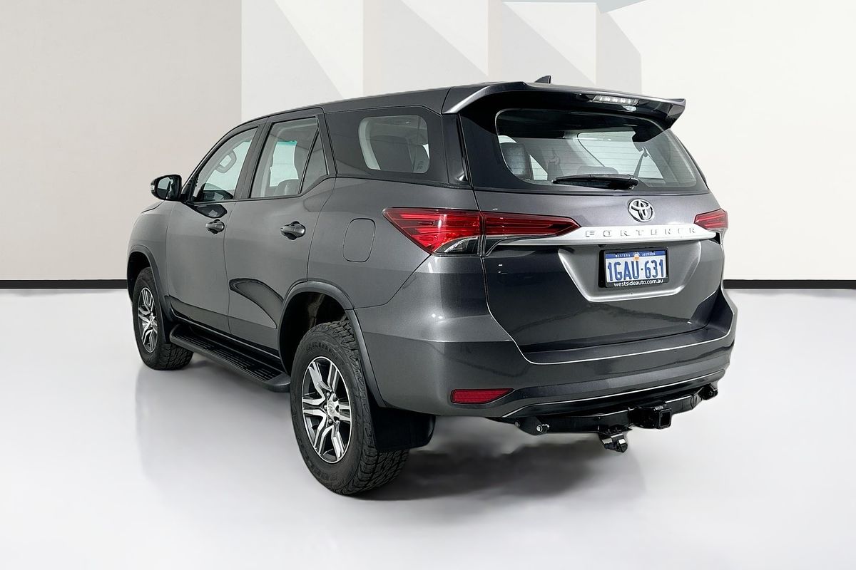 2016 Toyota FORTUNER GX GUN156R