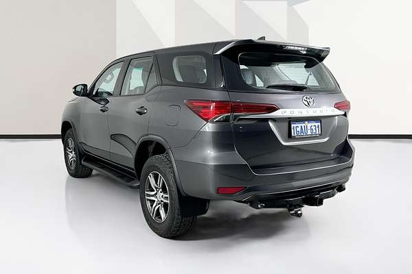 2016 Toyota FORTUNER GX GUN156R