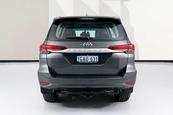 2016 Toyota FORTUNER GX GUN156R
