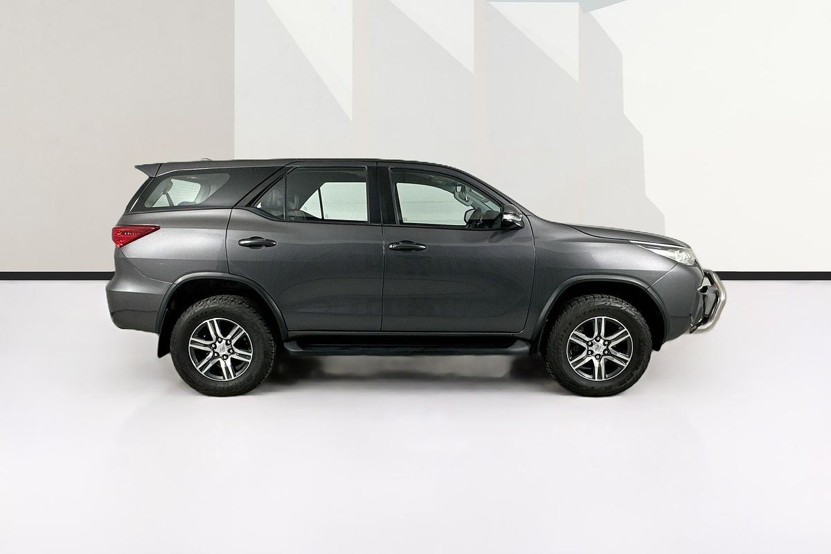 2016 Toyota FORTUNER GX GUN156R