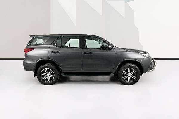2016 Toyota FORTUNER GX GUN156R