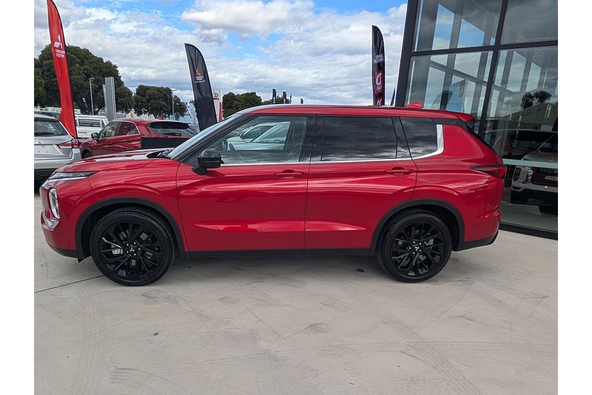 2024 Mitsubishi Outlander Black Edition ZM