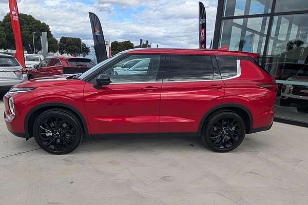 2024 Mitsubishi Outlander Black Edition ZM
