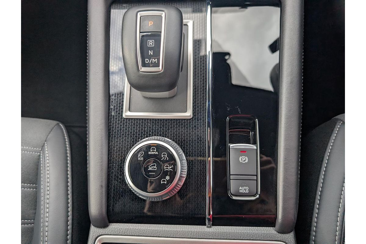 2024 Mitsubishi Outlander Black Edition ZM