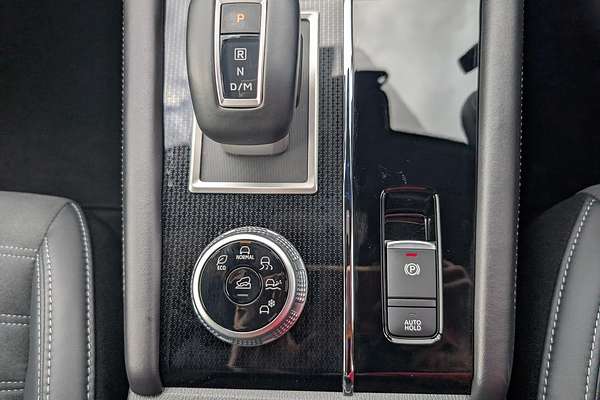 2024 Mitsubishi Outlander Black Edition ZM