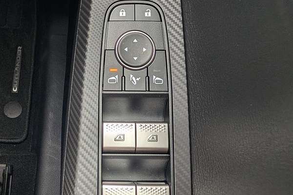 2024 Mitsubishi Outlander Black Edition ZM