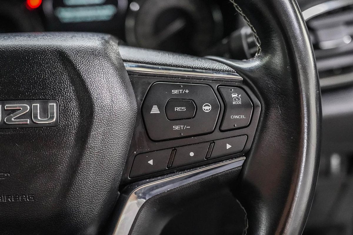 2023 Isuzu MU-X LS-T