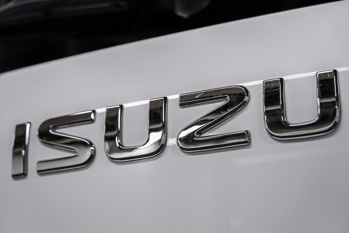 2023 Isuzu MU-X LS-T