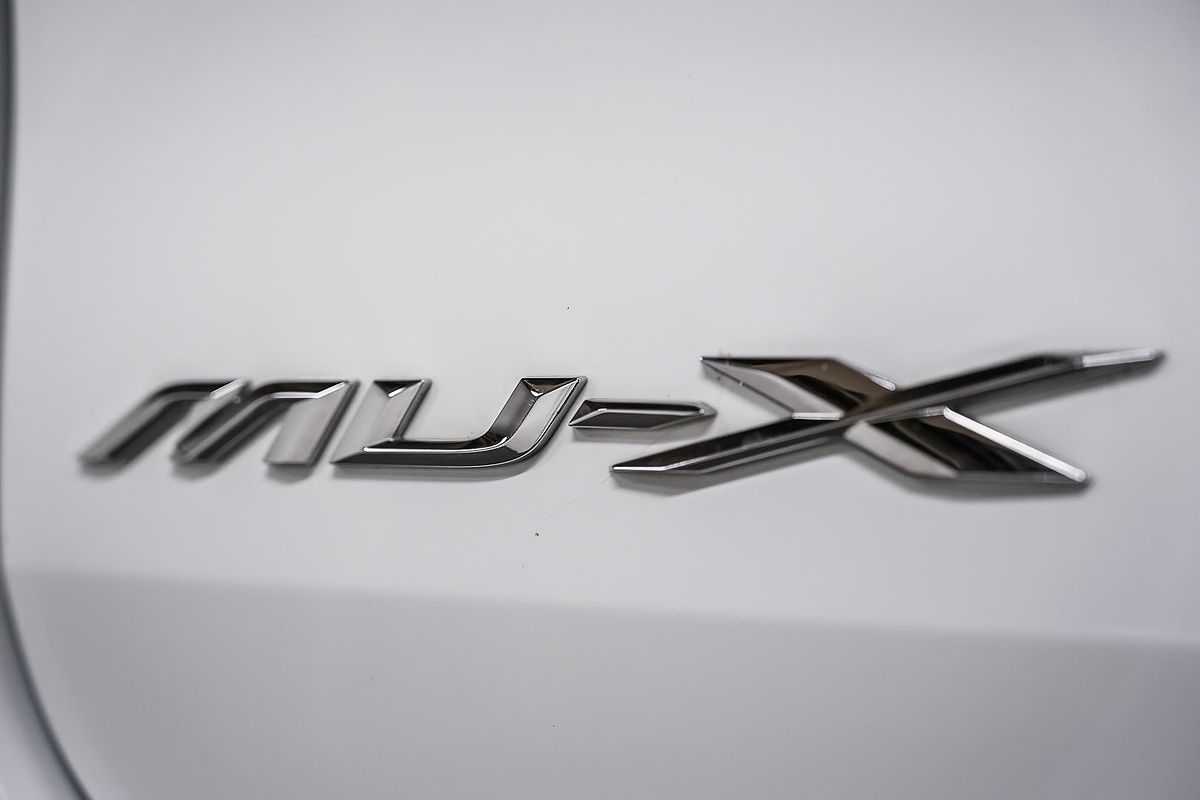 2023 Isuzu MU-X LS-T