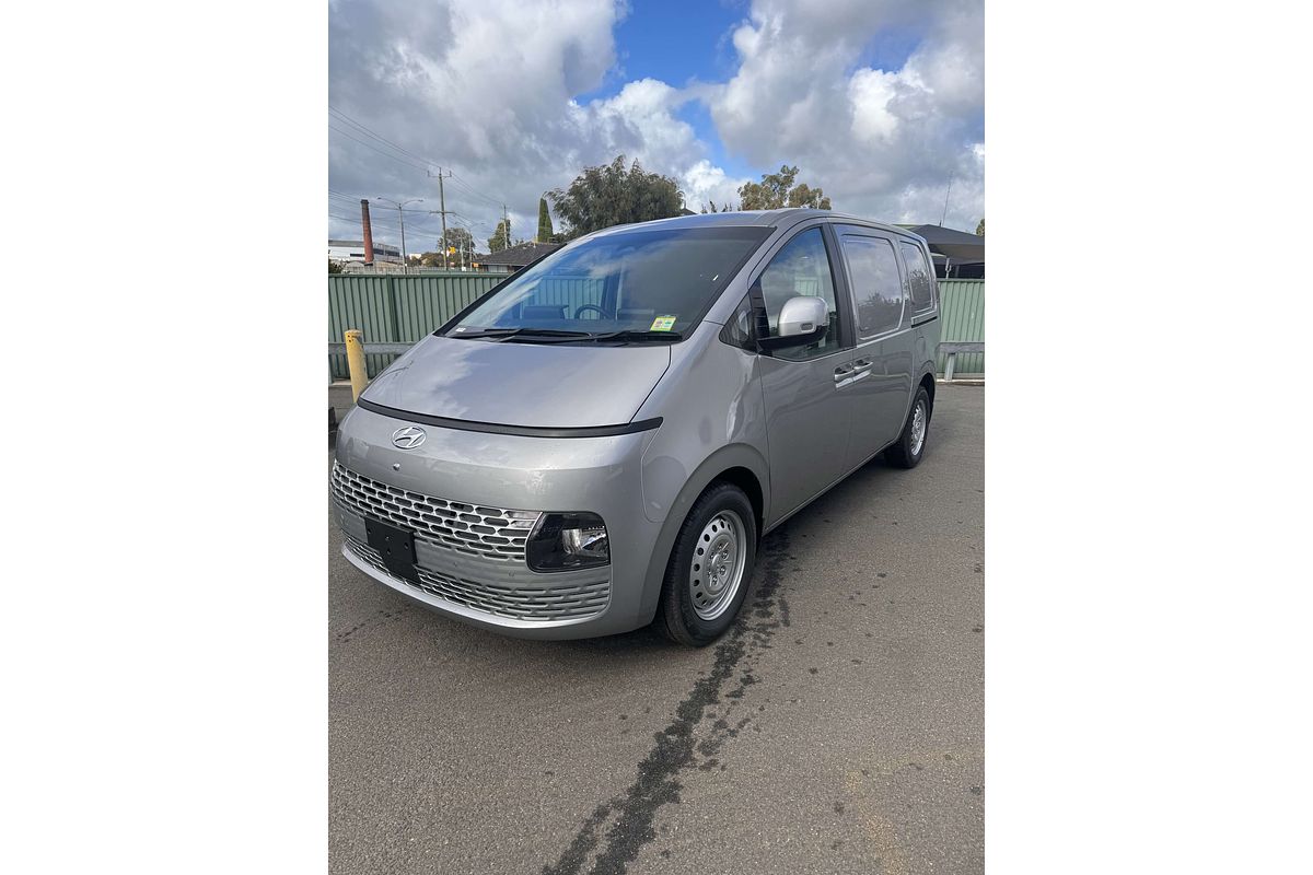 2025 Hyundai STARIA