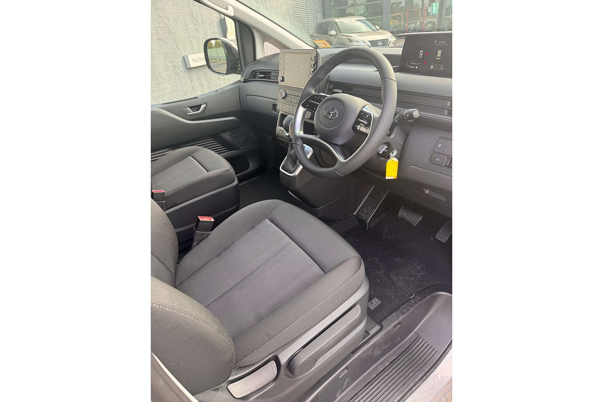 2025 Hyundai STARIA