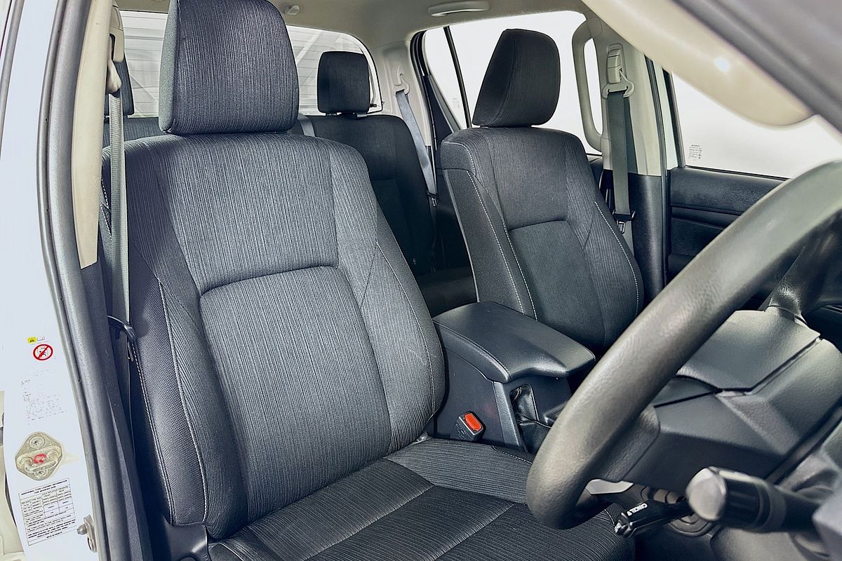 2019 Toyota HILUX SR (4x4) GUN126R MY19 4X4