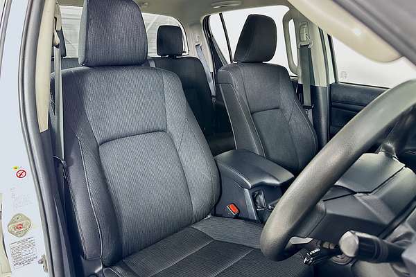 2019 Toyota HILUX SR (4x4) GUN126R MY19 4X4