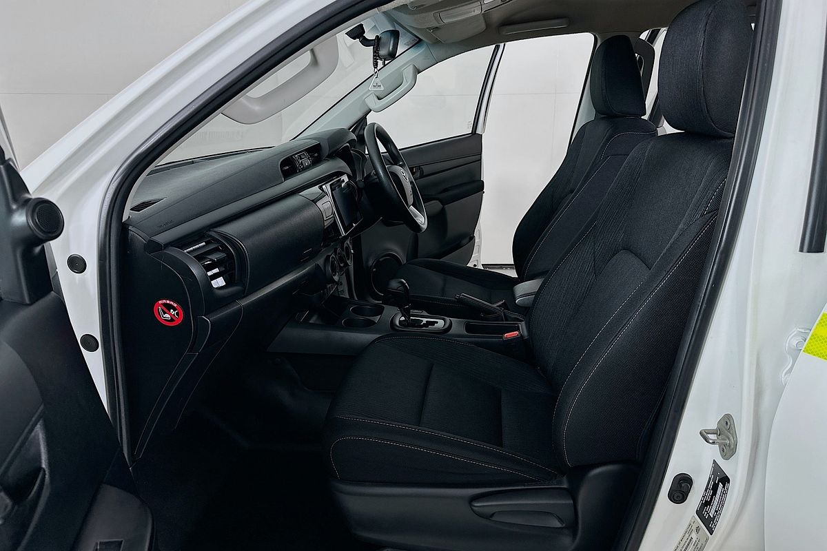 2019 Toyota HILUX SR (4x4) GUN126R MY19 4X4