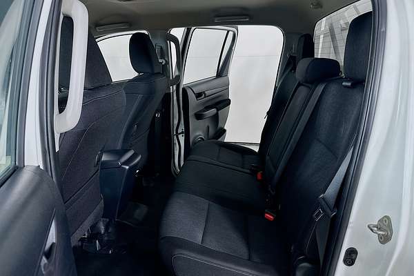 2019 Toyota HILUX SR (4x4) GUN126R MY19 4X4