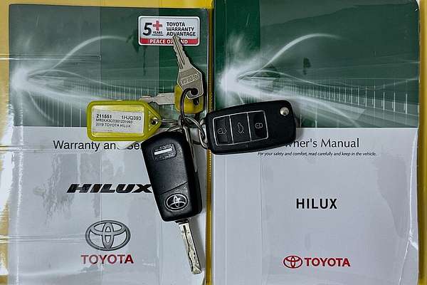 2019 Toyota HILUX SR (4x4) GUN126R MY19 4X4