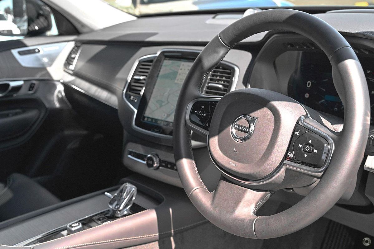 2024 Volvo XC90 Ultra T8 Plug-In Hybrid