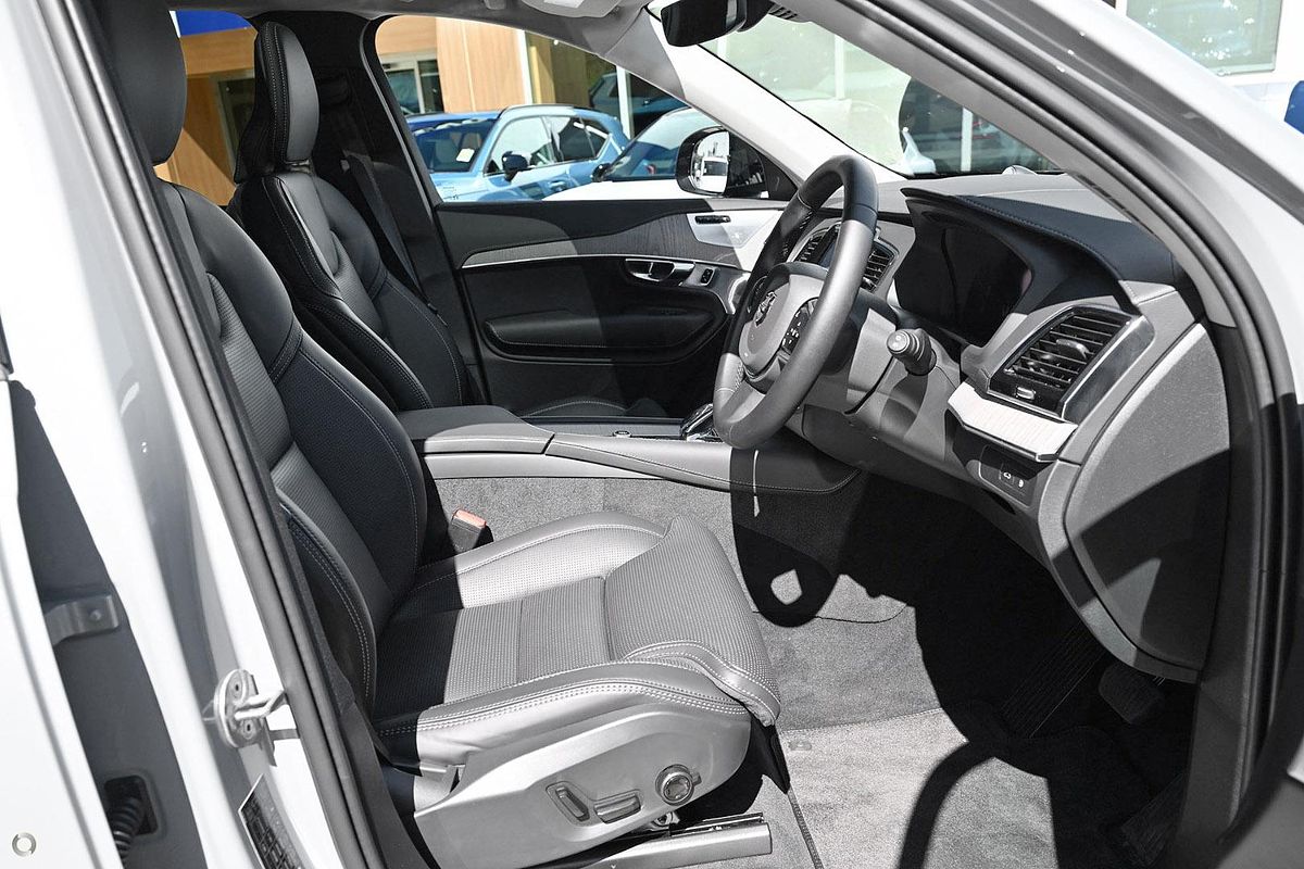 2024 Volvo XC90 Ultra T8 Plug-In Hybrid