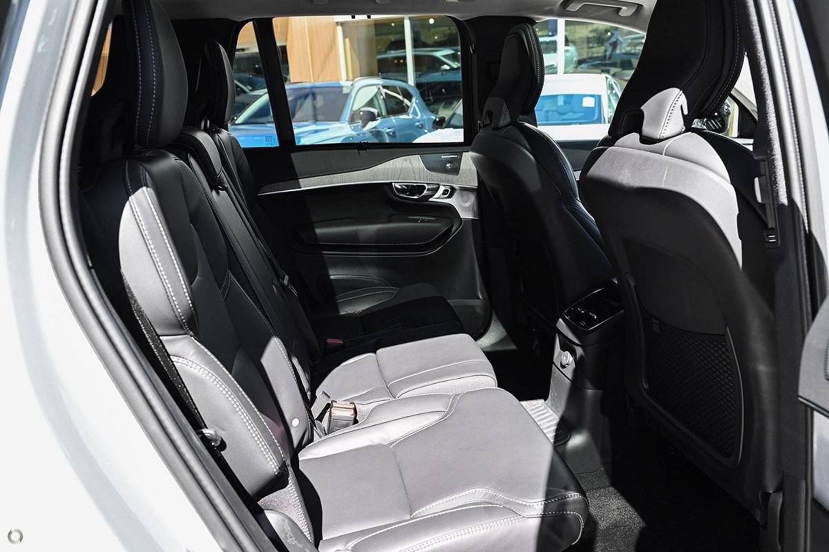 2024 Volvo XC90 Ultra T8 Plug-In Hybrid