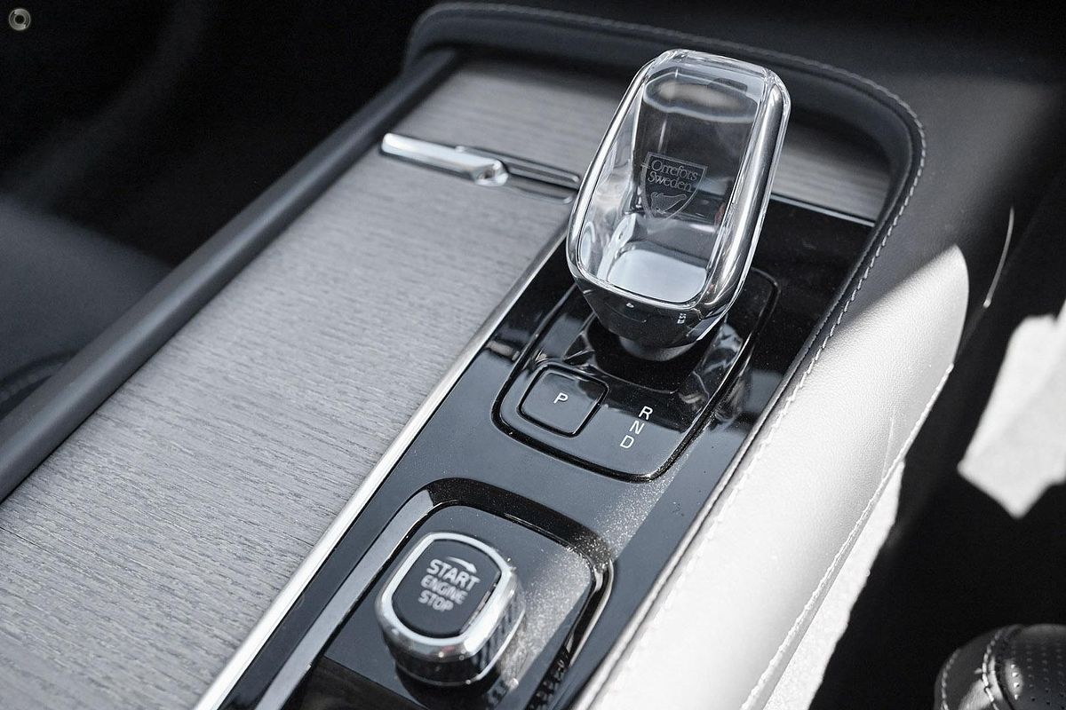 2024 Volvo XC90 Ultra T8 Plug-In Hybrid