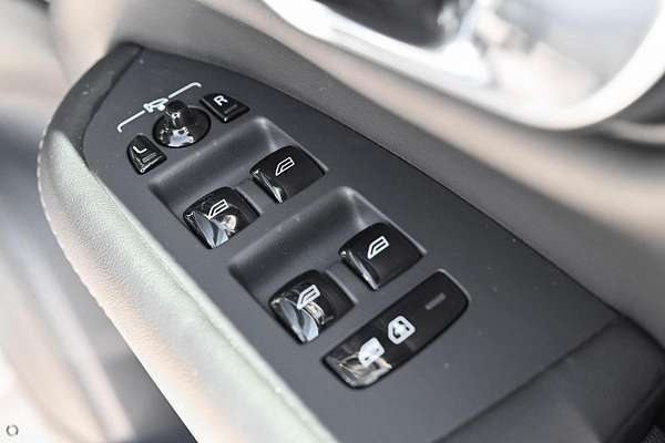 2024 Volvo XC90 Ultra T8 Plug-In Hybrid