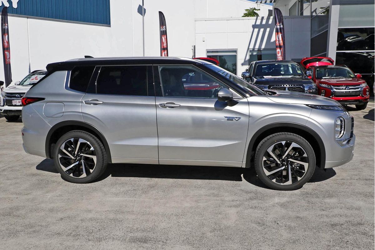 2025 Mitsubishi Outlander PHEV Exceed Tourer ZM