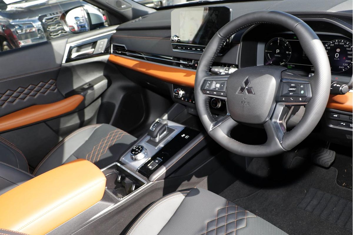 2025 Mitsubishi Outlander PHEV Exceed Tourer ZM