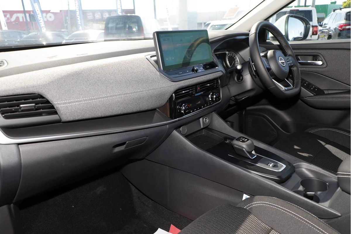 2024 Nissan QASHQAI ST J12