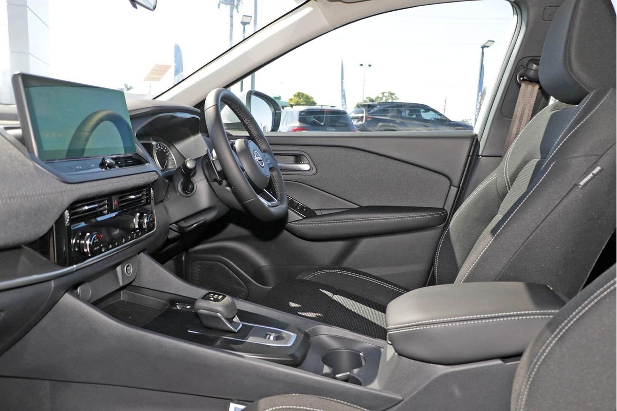 2024 Nissan QASHQAI ST J12
