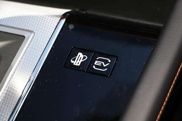 2025 Mitsubishi Outlander PHEV Exceed Tourer ZM