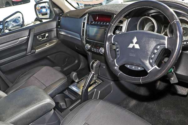 2017 Mitsubishi Pajero GLS NX