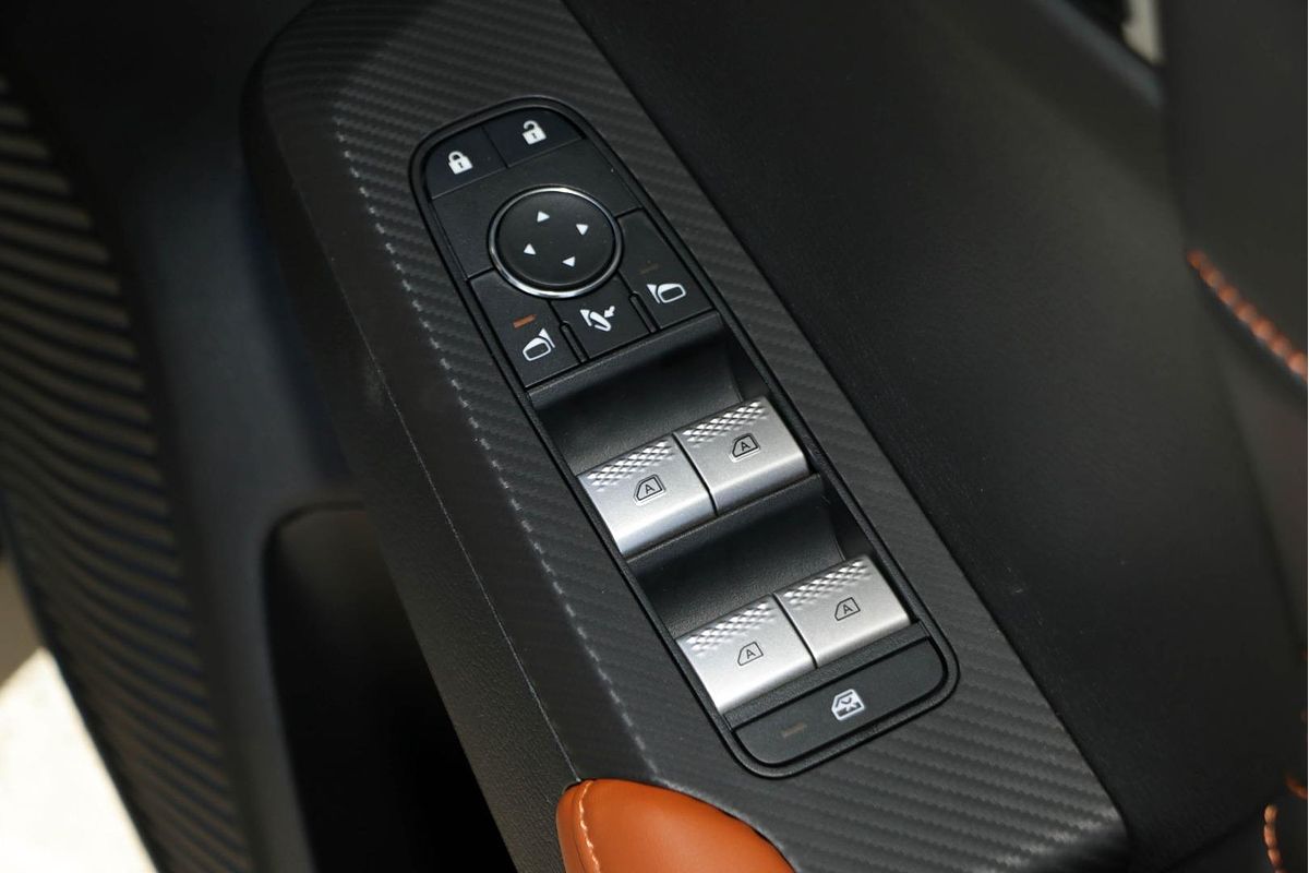 2025 Mitsubishi Outlander PHEV Exceed Tourer ZM