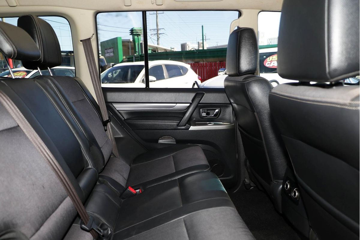2017 Mitsubishi Pajero GLS NX