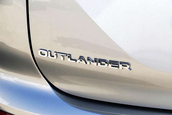 2025 Mitsubishi Outlander PHEV Exceed Tourer ZM