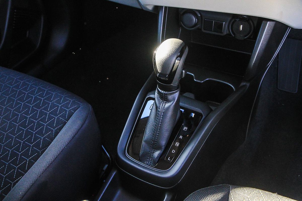 2024 Suzuki Swift Hybrid UZ