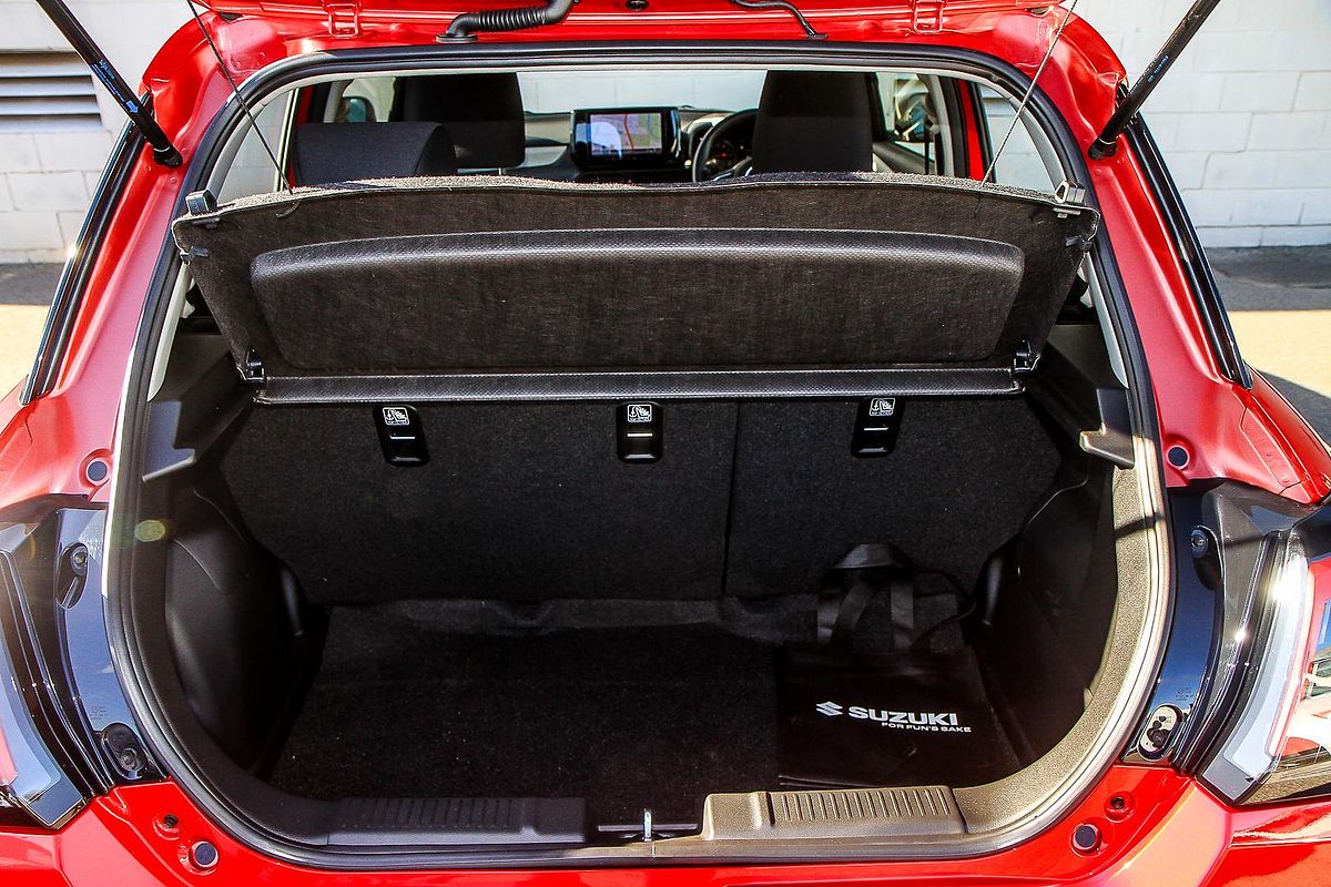 2024 Suzuki Swift Hybrid UZ