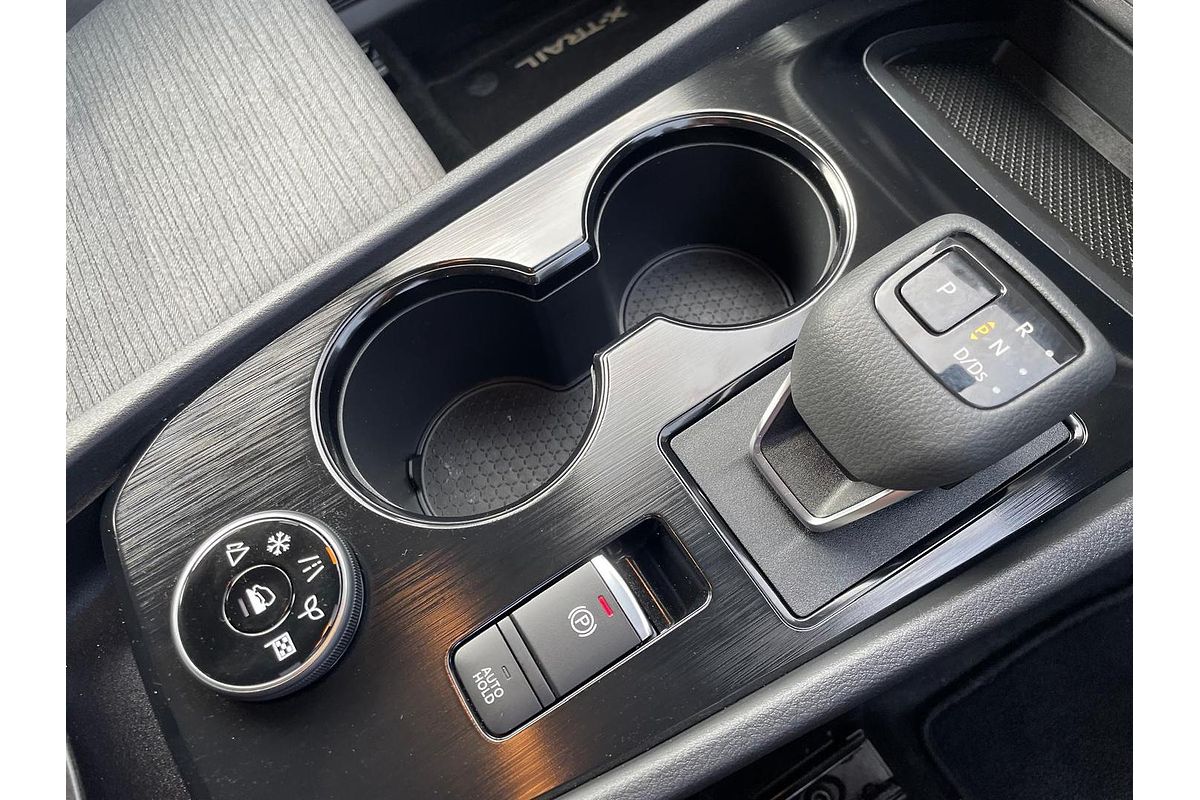 2024 Nissan X-TRAIL ST T33