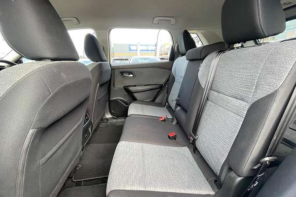 2024 Nissan X-TRAIL ST T33