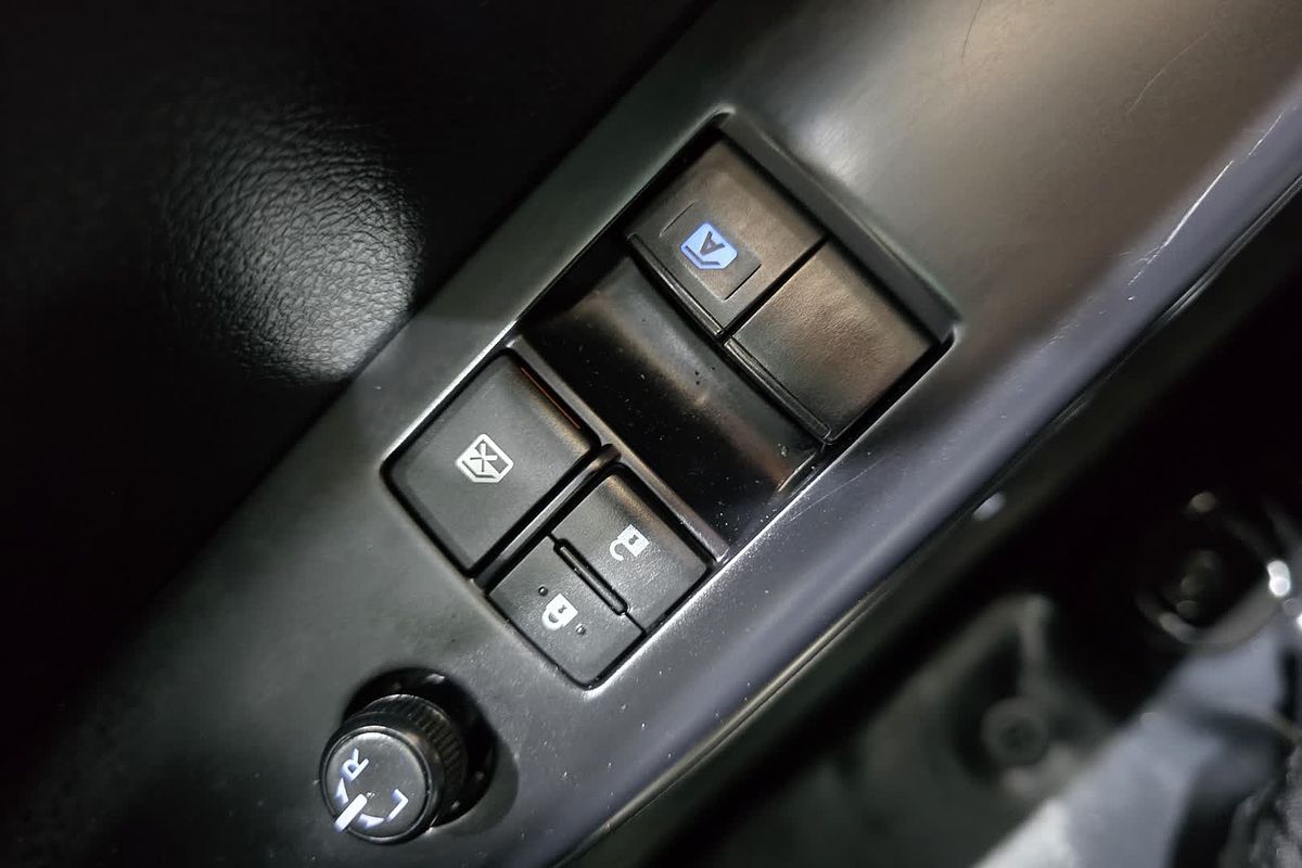 2019 Toyota Hilux SR GUN126R 4X4
