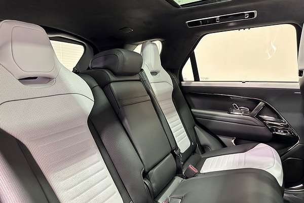 2024 Land Rover Range Rover Sport P635 SV Edition One L461