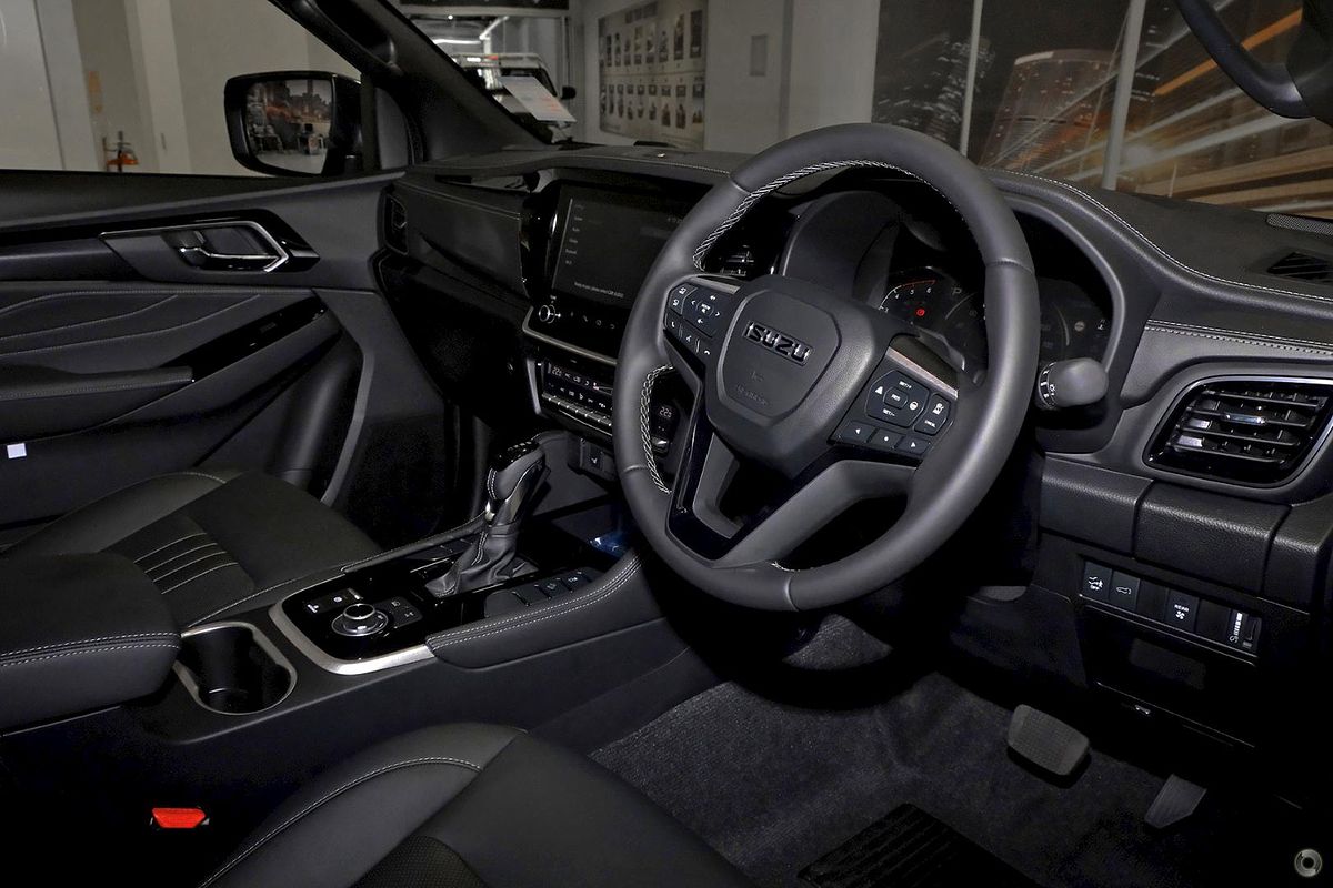 2025 Isuzu MU-X LS-T