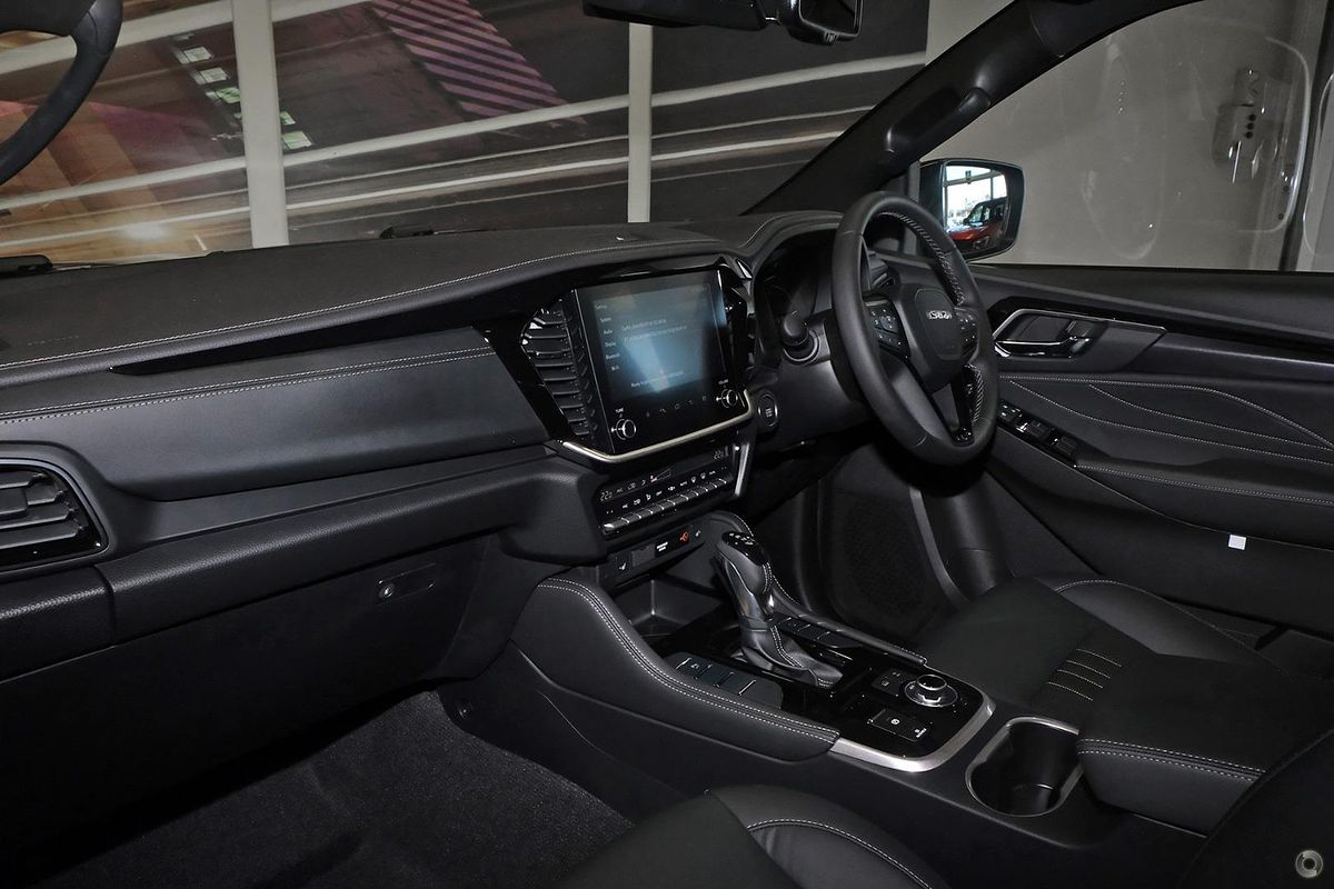 2025 Isuzu MU-X LS-T