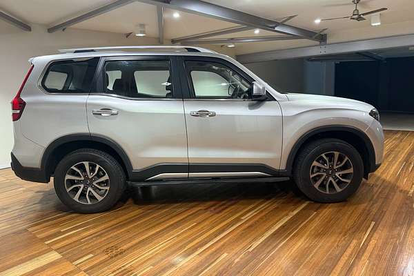 2023 Mahindra Scorpio Z8