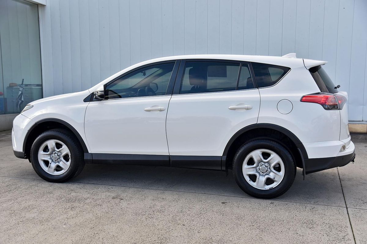 2017 Toyota RAV4 GX ZSA42R